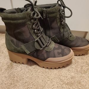 Steven madden camo boots